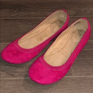 Never Worn Hot Pink Bandolino Flats!